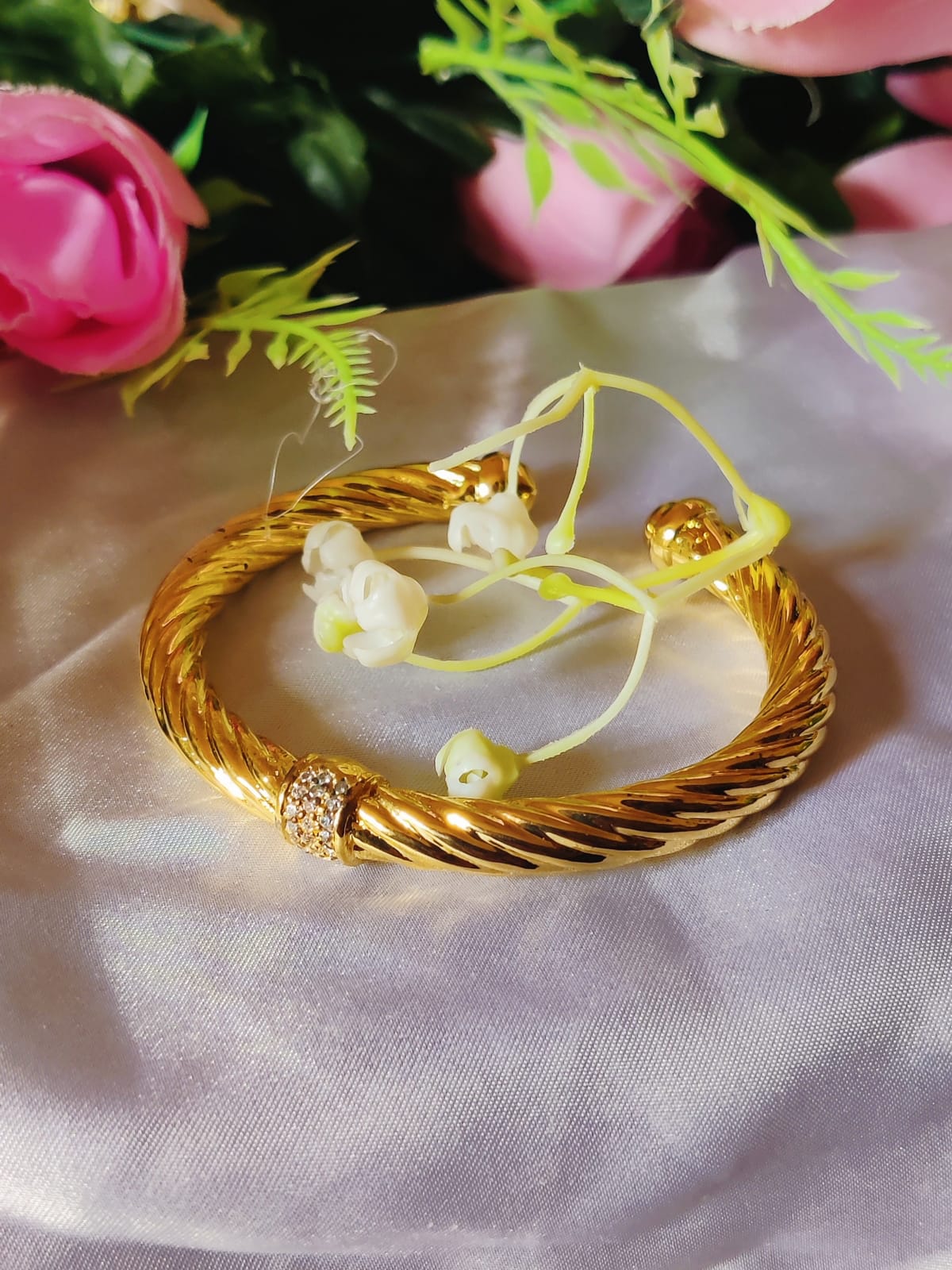 MaxyShine Stainless Steel Bracelet – Premium Unisex Accessory